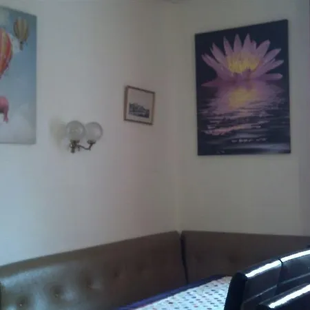 Des Arts Hotel 2*