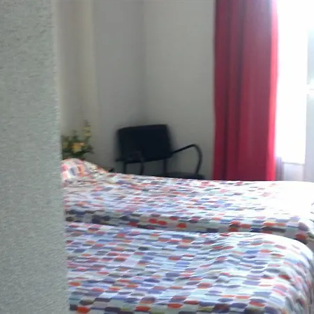 Des Arts Hotel 2*