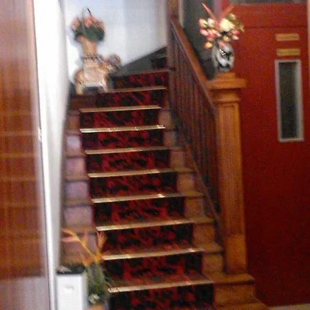 Des Arts Hotel 2*