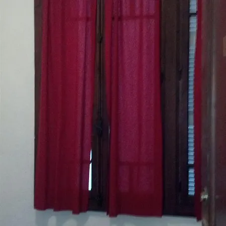 Des Arts Hotel 2*